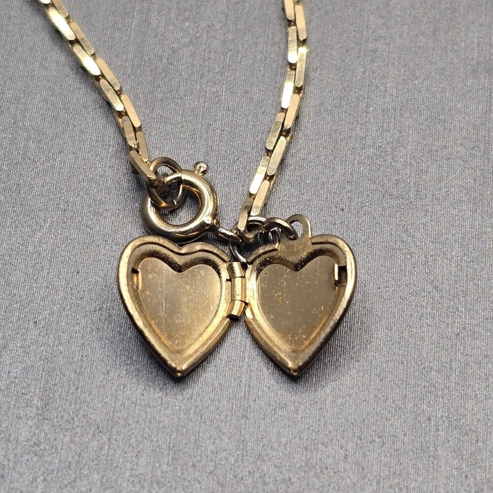 VTG Gold Tone Mini Heart Locket Bracelet 6.5" Sentimental Charm Jewelry - Picture 3 of 11